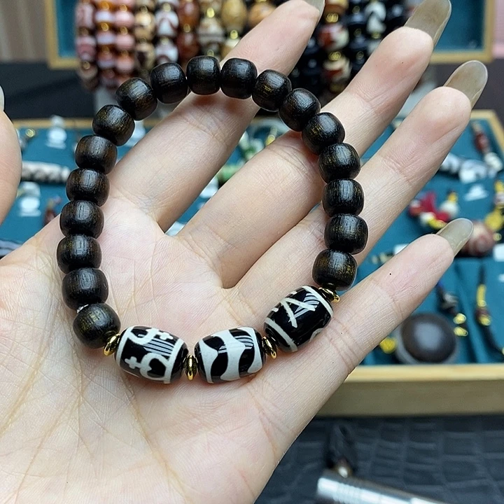玛瑙/玉髓颈饰合金