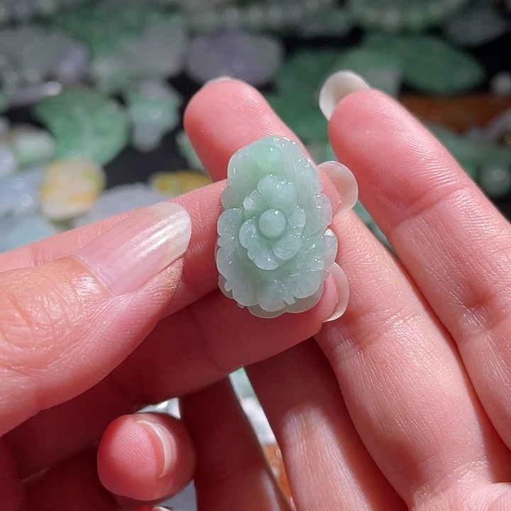 颈饰未镶嵌翡翠天