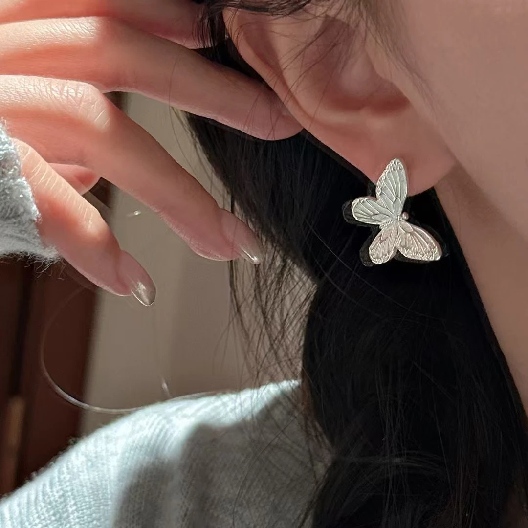 925银耳饰 韩版蝴蝶耳钉立体灵动百搭小众设计款耳环精致