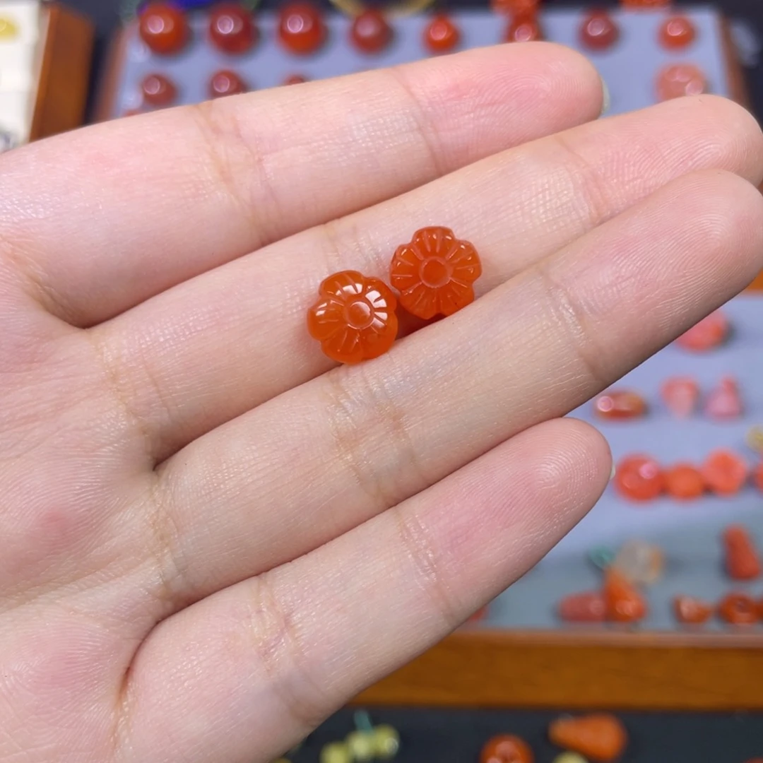 南红玛瑙梅花一对未镶嵌贝*