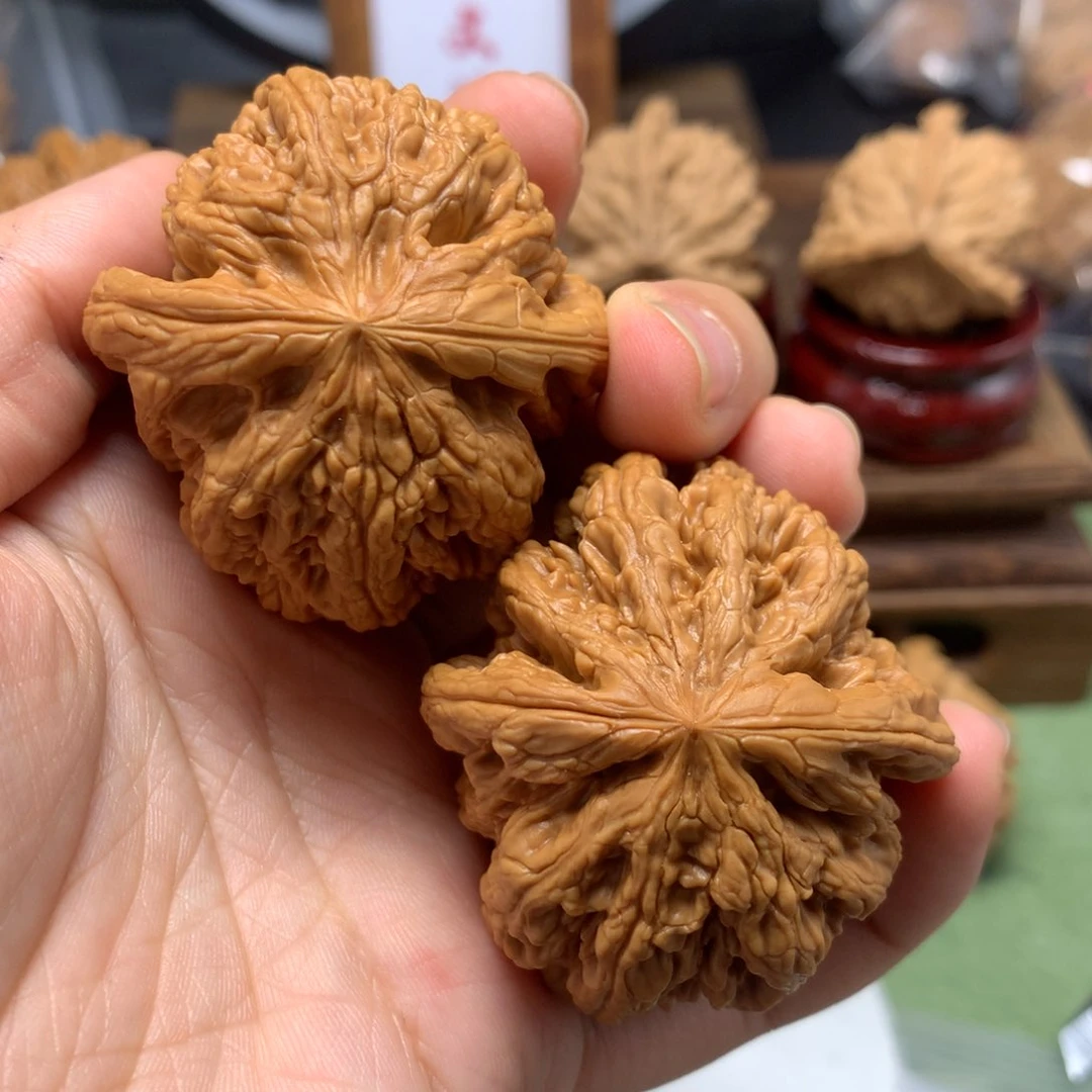 文玩核桃吊坠44粗筋