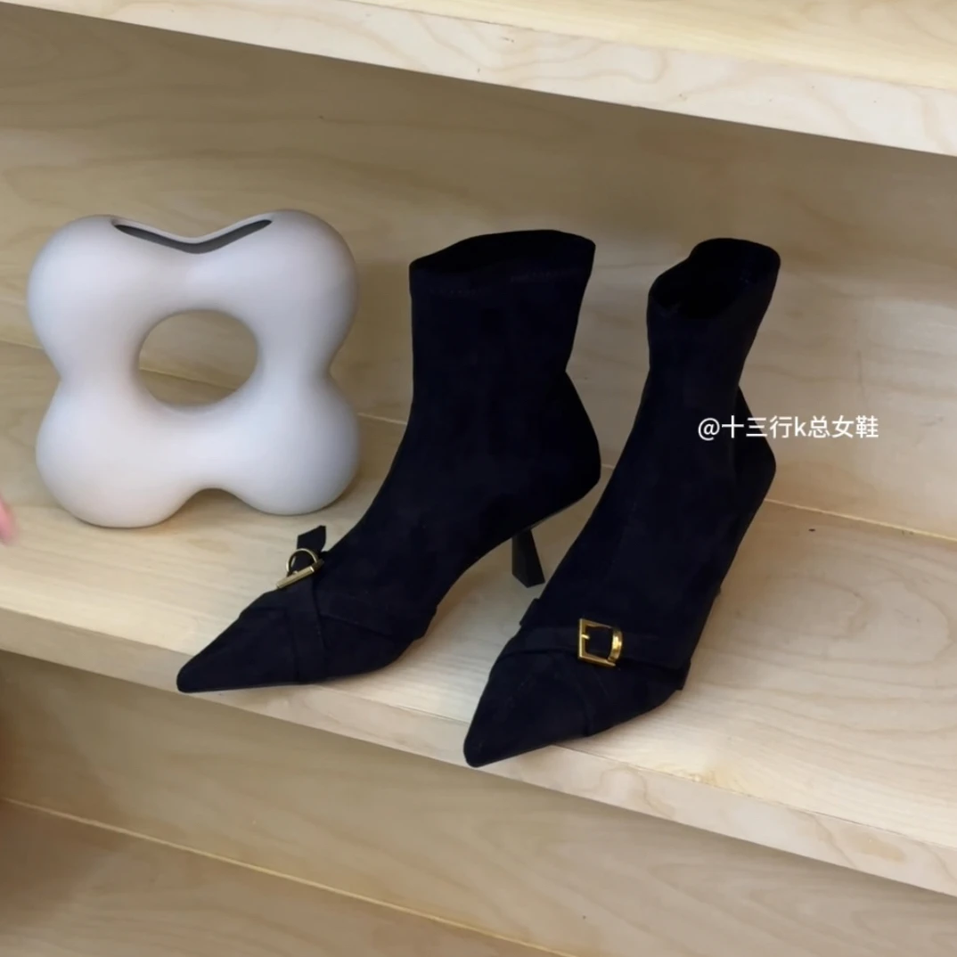 2025秋冬精致款带扣法式风尖头细跟绒面百搭显瘦短筒气质高跟短靴
