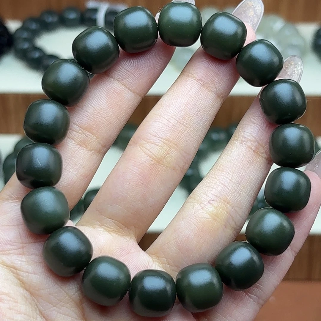 和田玉未镶嵌手串