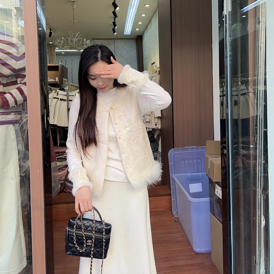 GRR,【古韵美】秋冬夹棉重工刺绣亮片毛毛国风马甲