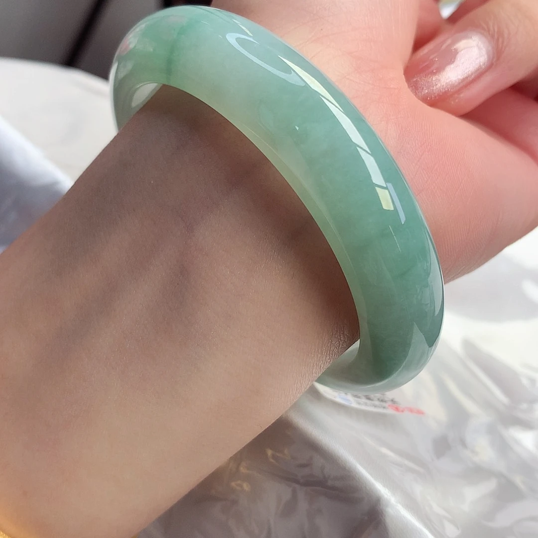 翡翠手镯未镶嵌天然A货翡翠56捡漏款