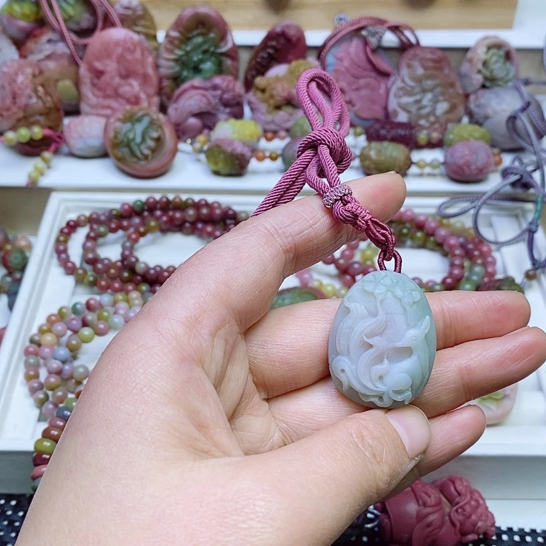 玛瑙/玉髓盐源玛瑙吊坠未镶嵌