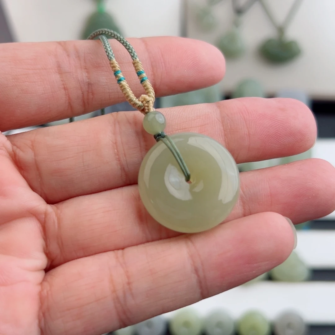 吊坠(赠链)未镶嵌和田玉666