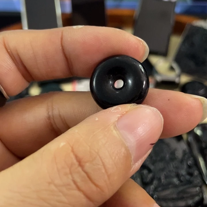 翡翠颈饰未镶嵌小****常墨翠