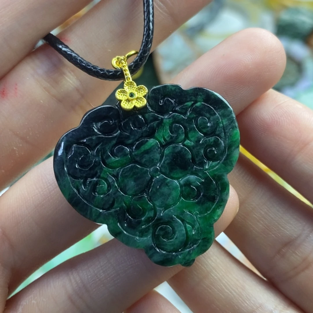 翡翠未镶嵌颈饰吊坠