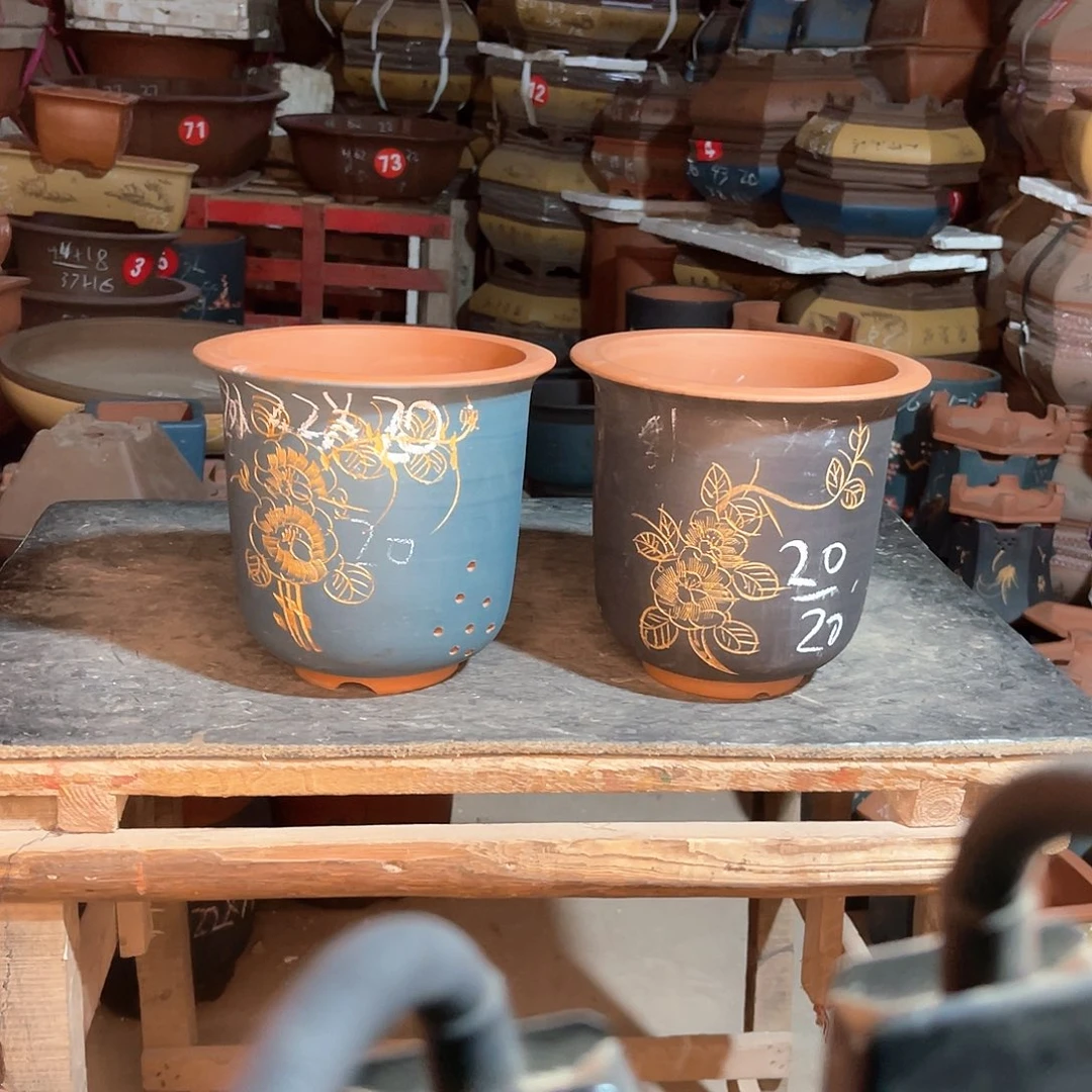 紫砂花盆高金钟两个