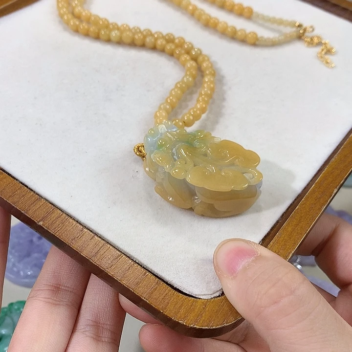 翡翠未镶嵌颈饰翡翠吊坠