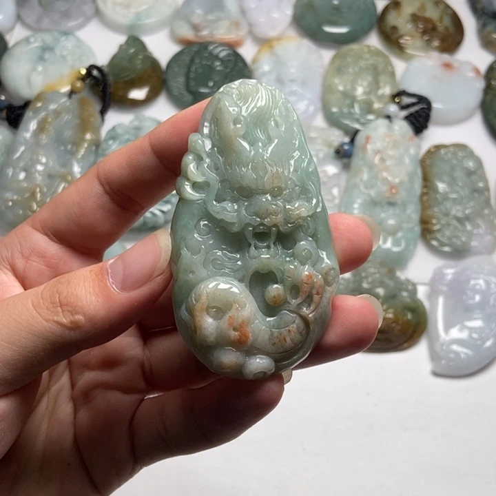 翡翠未镶嵌颈饰龙牌40