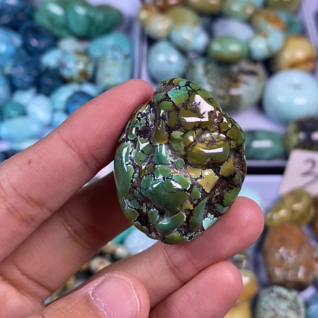 绿松石未镶嵌颈饰