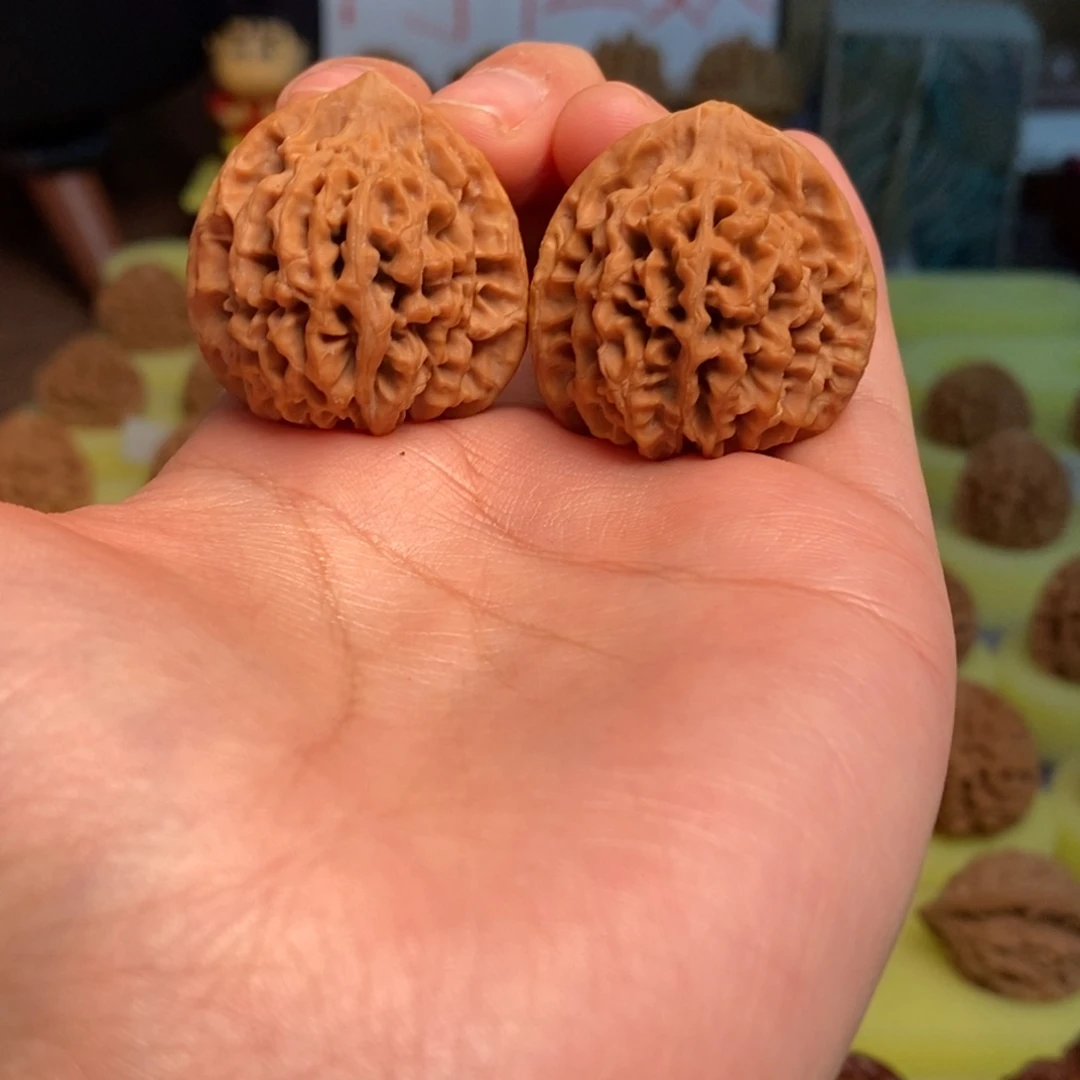 核桃32秦岭闷尖狮子头32瑕疵