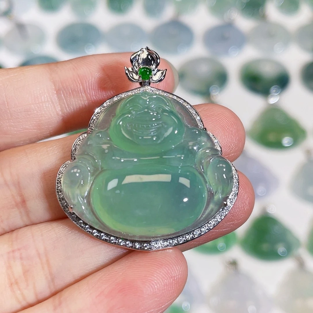 颈饰18K金镶嵌翡翠吊坠