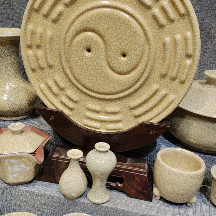 大***子龚东华老师梅花墨纹作品