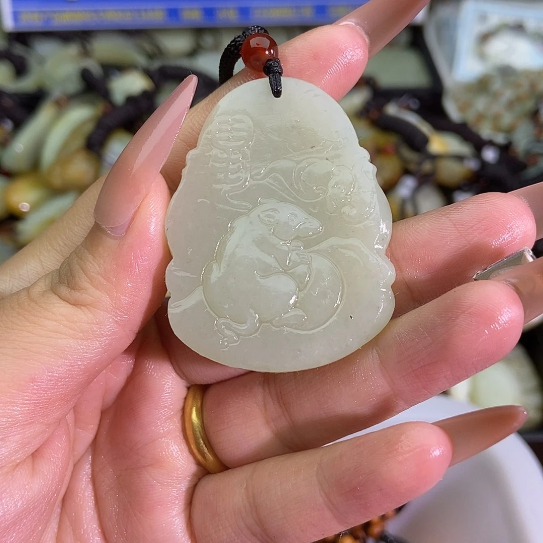 和田玉未镶嵌颈饰