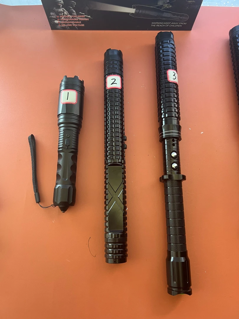 多功能高压防身巡逻手电高压X4X8X10女生防身黑鹰