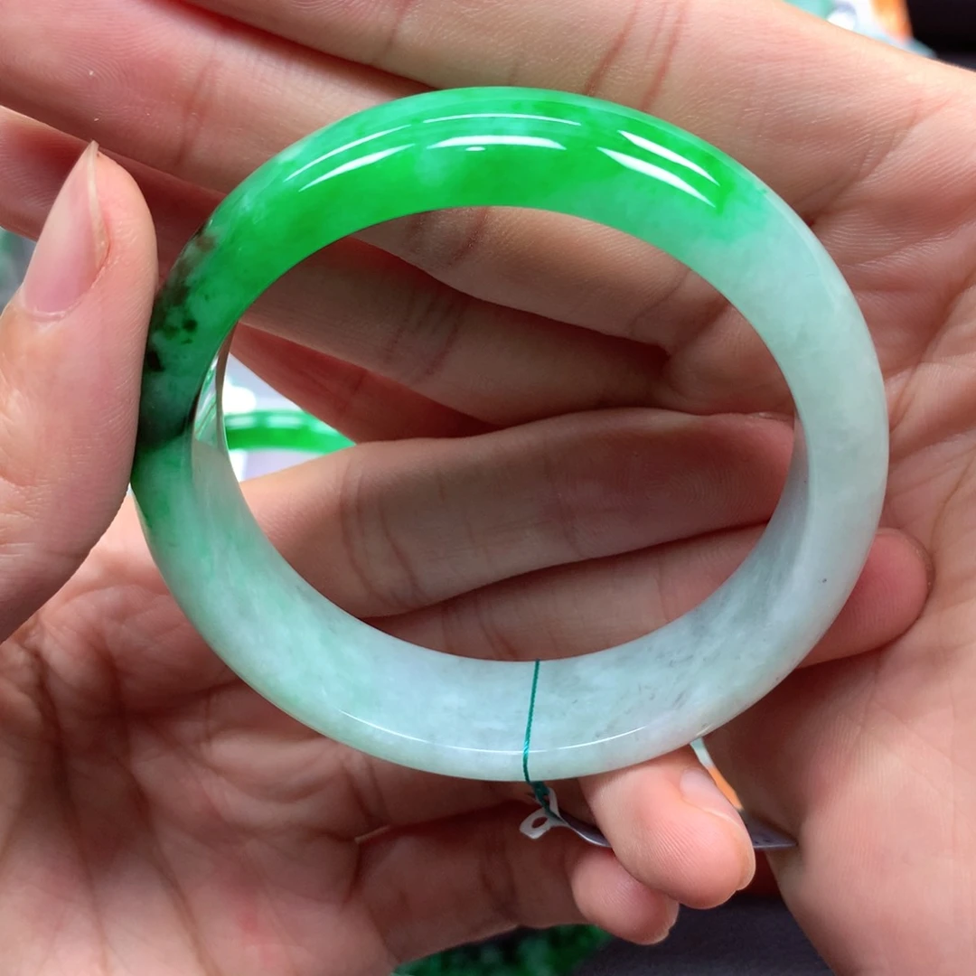 翡翠手镯未镶嵌羽****缅甸翡翠