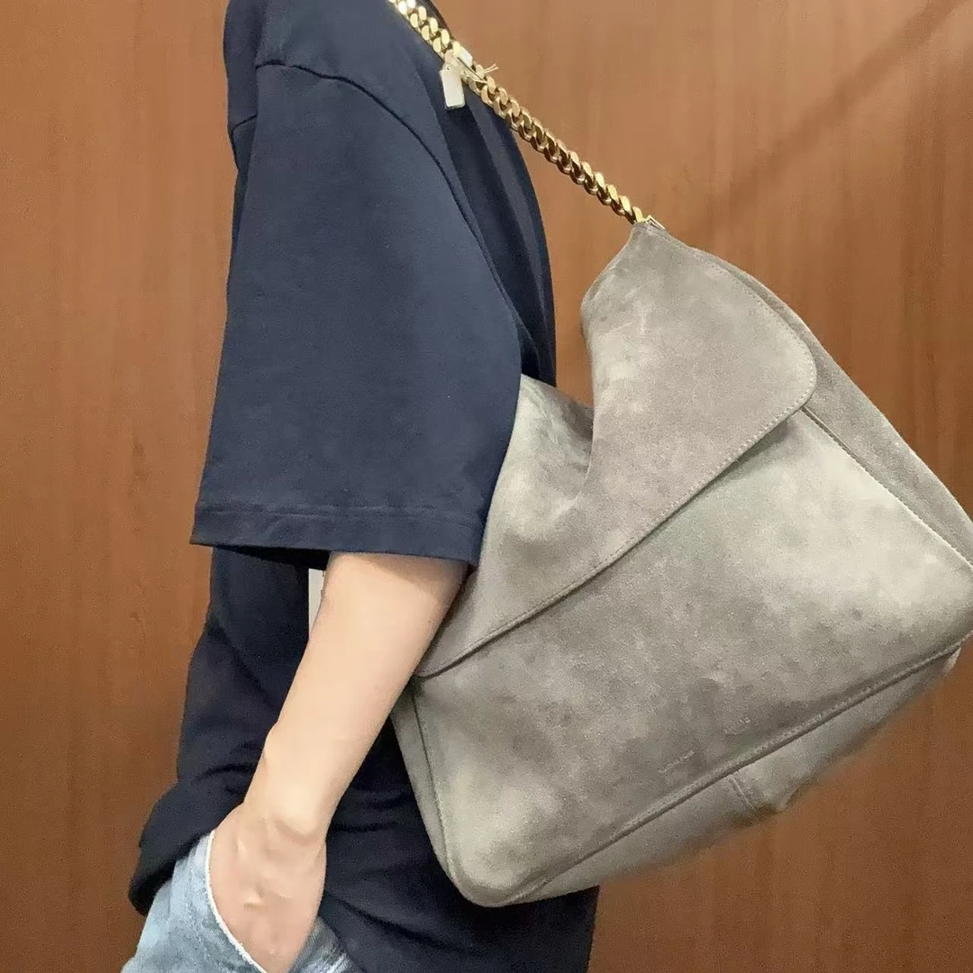 95新 Celine/思琳 【蕾】 2KF006 灰色麂皮链条斜挎包