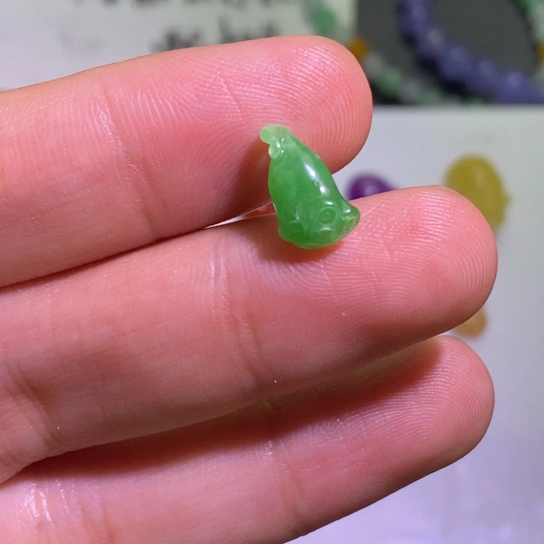 翡翠未镶嵌颈饰吊坠