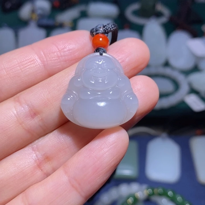 和田玉颈饰未镶嵌烟紫弥勒佛