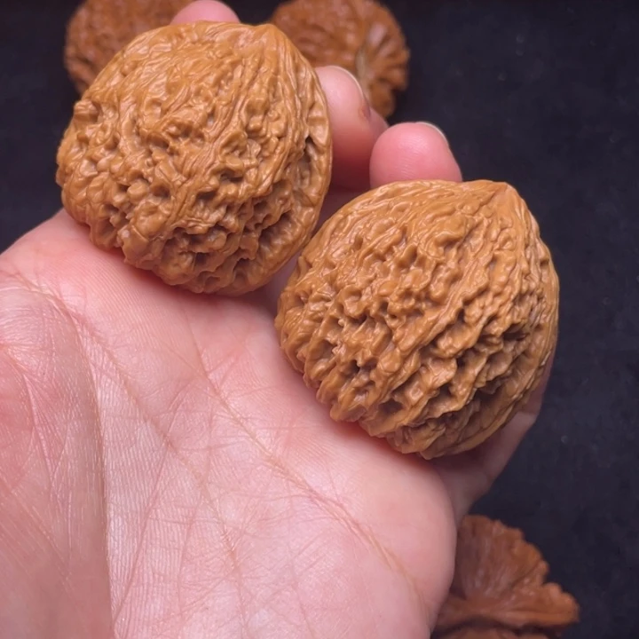 文玩核桃吊坠40+全品拉丝南将石姜黄皮