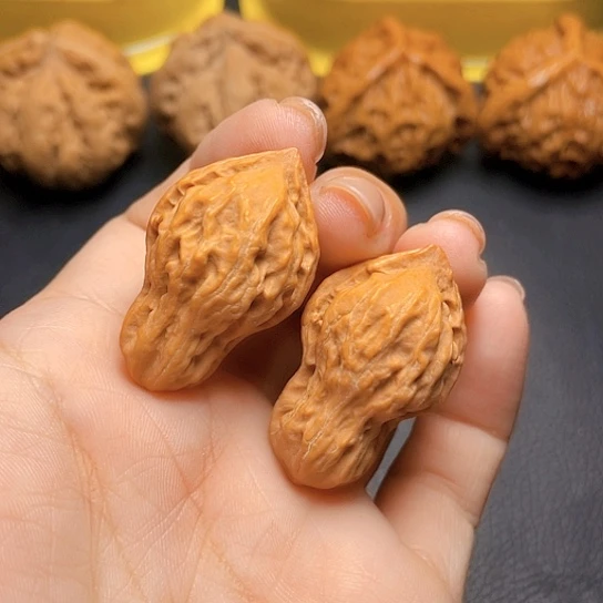 平**乐文玩核桃小葫芦一对