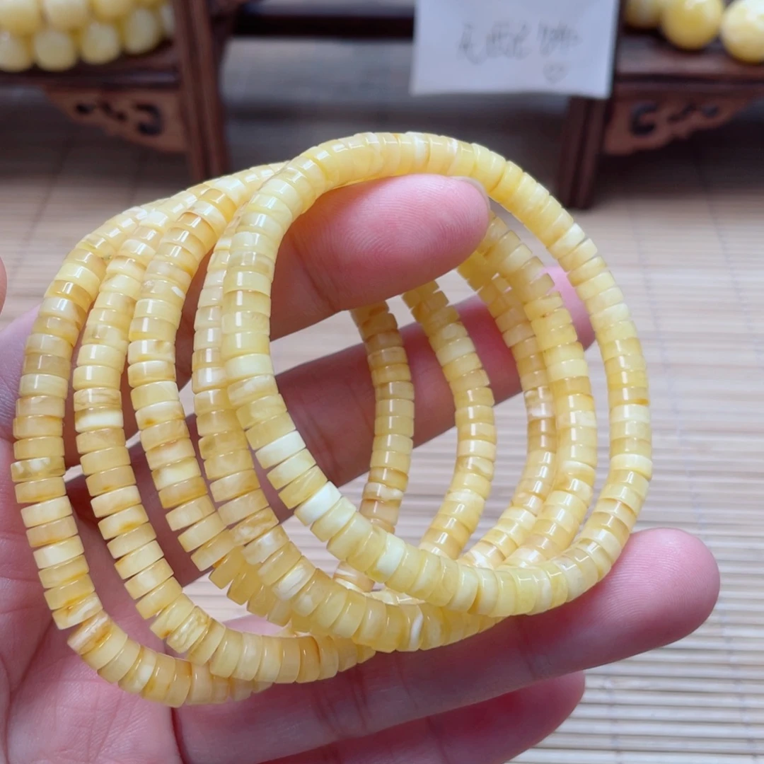 蜜蜡未镶嵌裸石多样性发其中一个