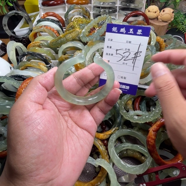 未镶嵌蛇纹石玉手镯