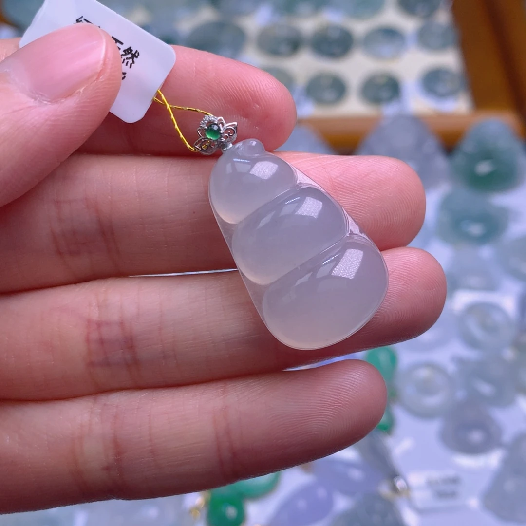 翡翠颈饰18K金镶嵌翡翠