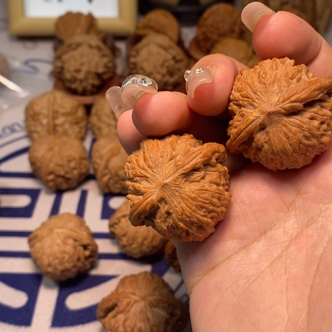 懒***洋吊坠文玩核桃磨盘