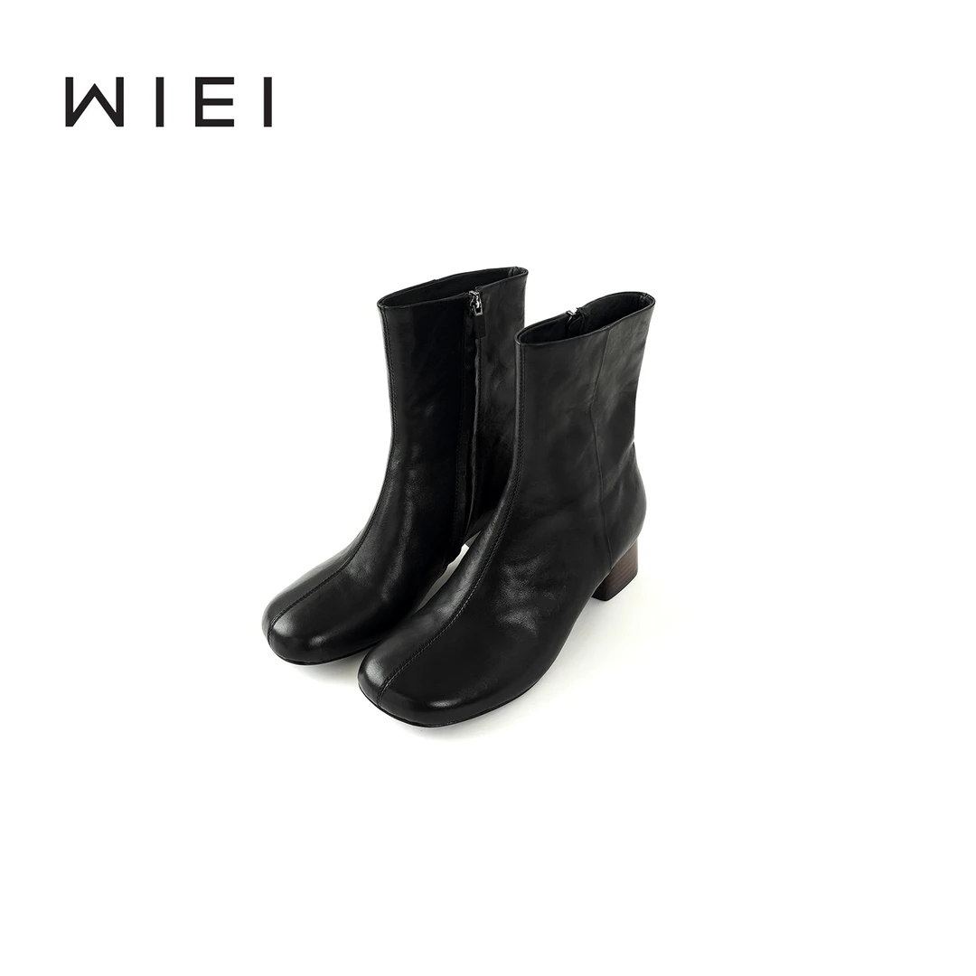 《WI EI》牛皮羊皮*腔调洋气鸭嘴形圆头平底中筒时装靴W25311019
