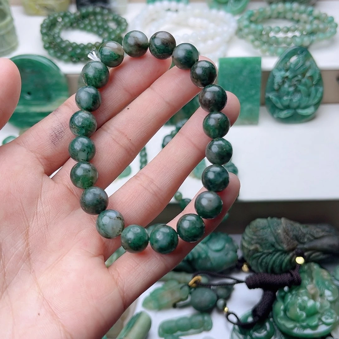独山玉手串未镶嵌嘿****)