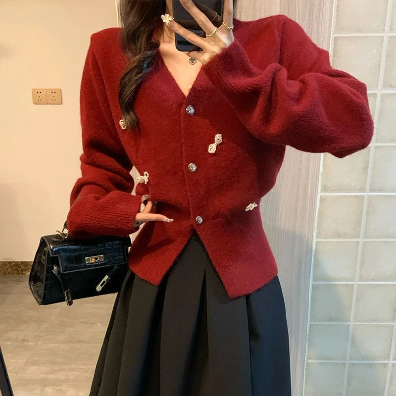 软糯珍珠针织衫女收腰新年红色开衫外套安可拉上衣毛衣V领蝴蝶结