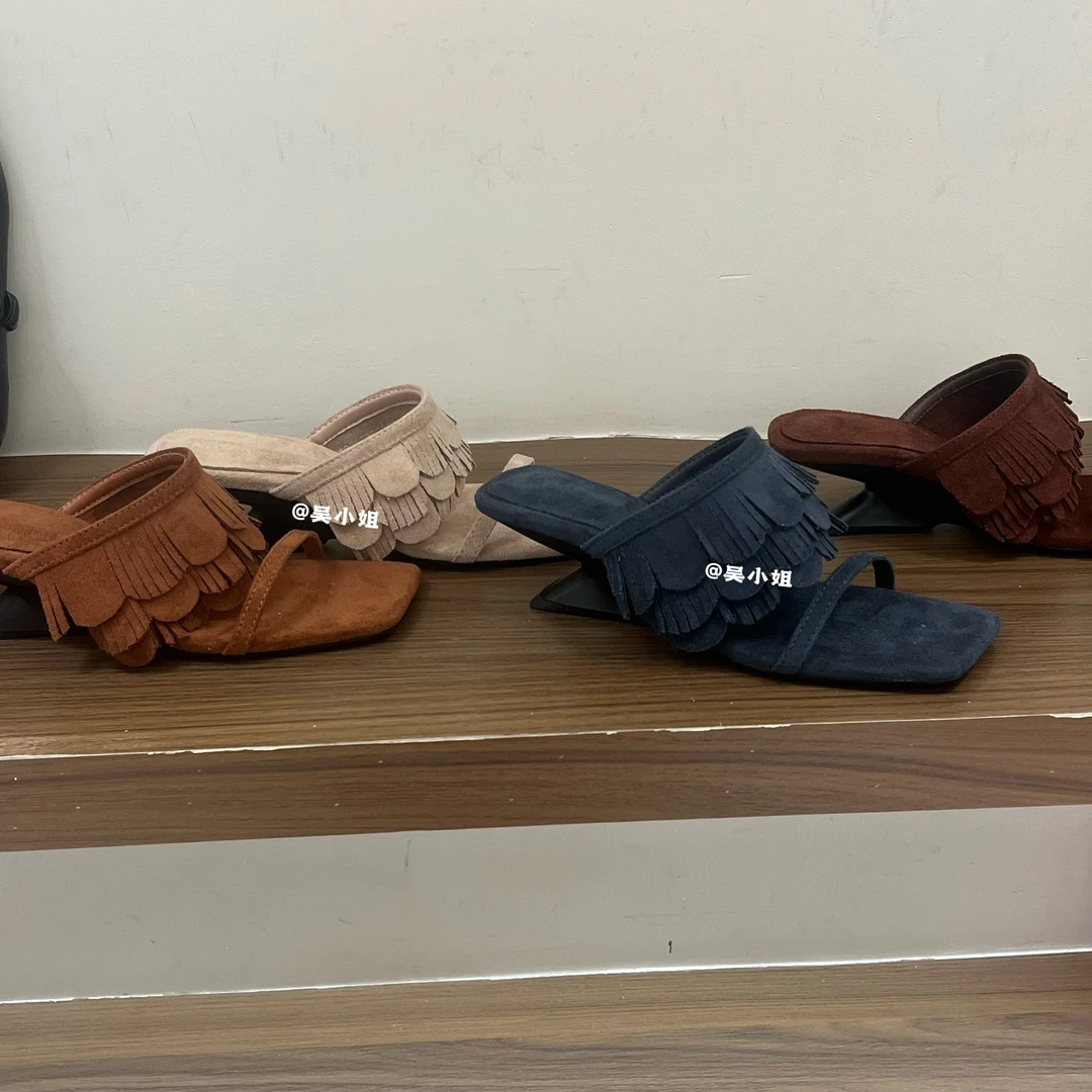 2025夏季新款方头一字带跛跟女鞋小众设计感流苏时尚外穿高跟凉拖