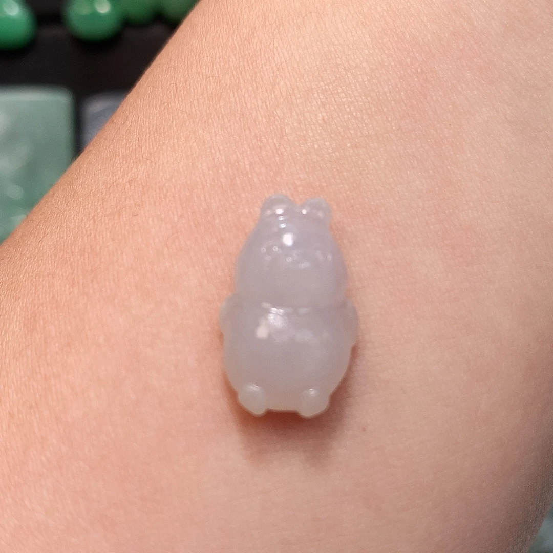 翡翠裸石毛货抱抱兔