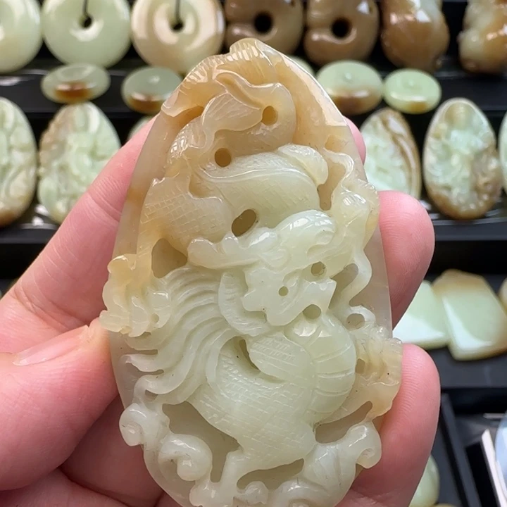 和田玉未镶嵌颈饰