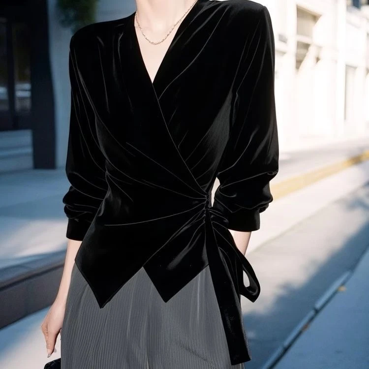 2025秋季黑色v领丝绒衬衫女士法式时尚气质修身收腰显瘦长袖上衣