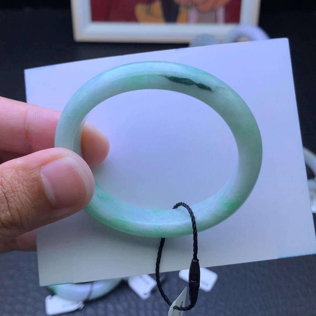 未镶嵌手镯（贵妃镯）翡翠成品