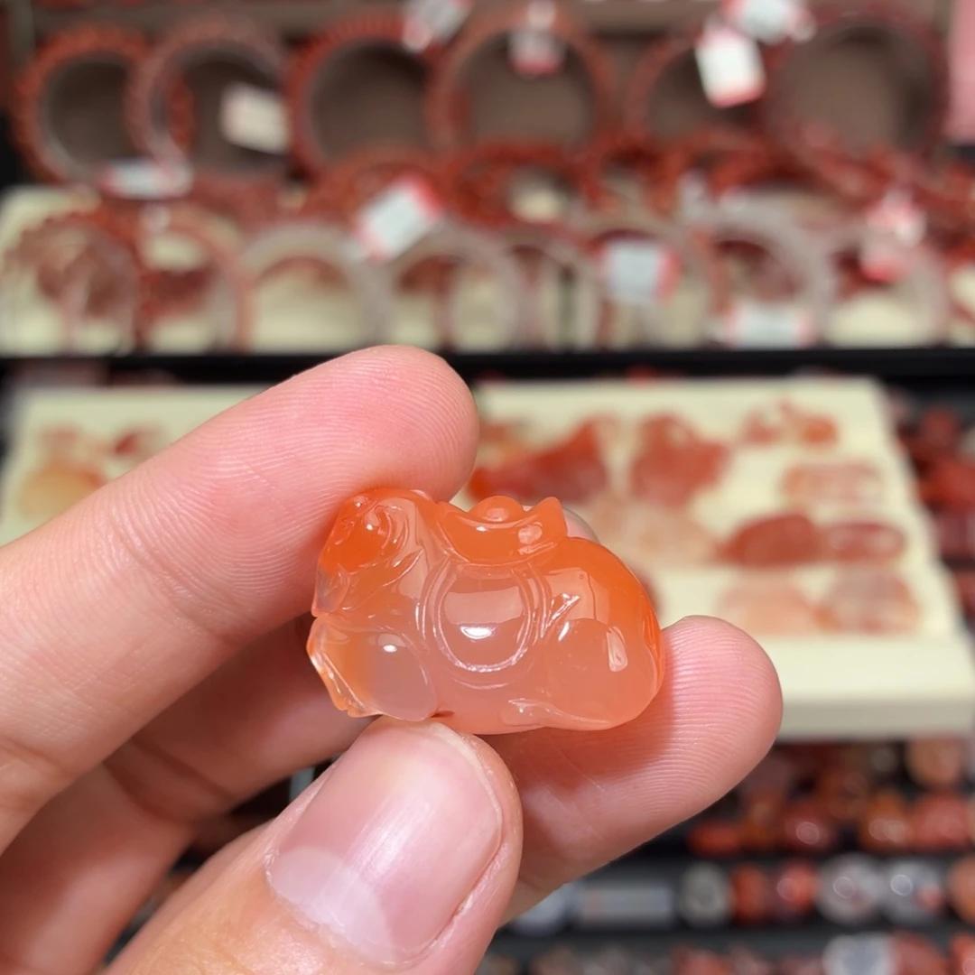 鹰***苏南红玛瑙未镶嵌颈饰唐马