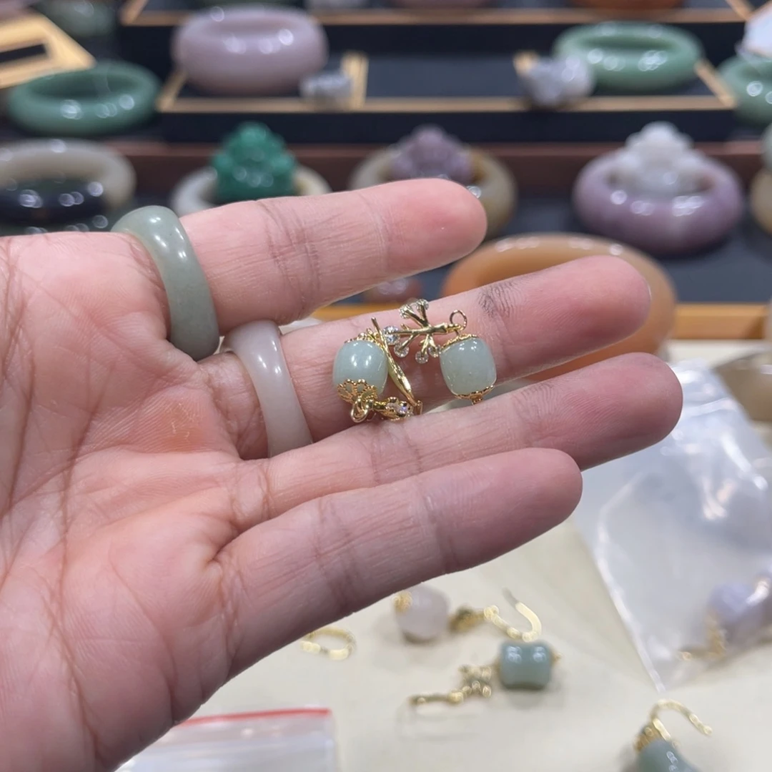 未镶嵌手镯石英岩玉凡
