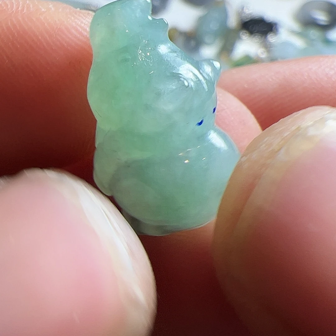 翡翠散珠翡翠小犀牛