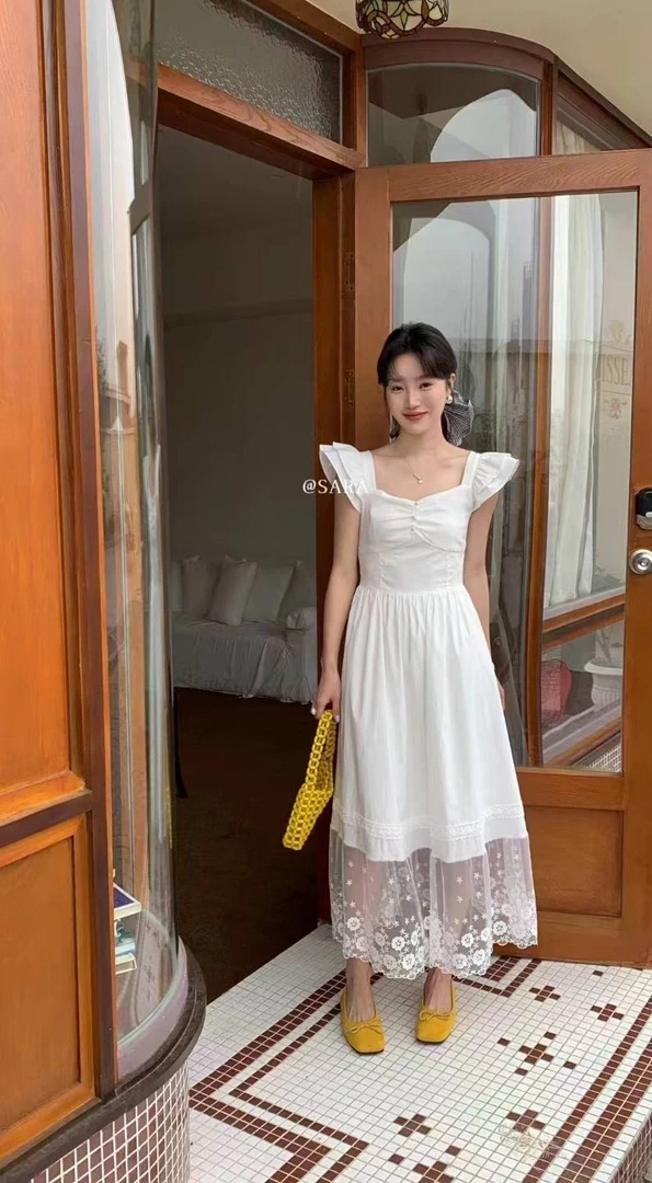 夏季新款简约花边袖与下摆蕾丝拼接吊带连衣裙
