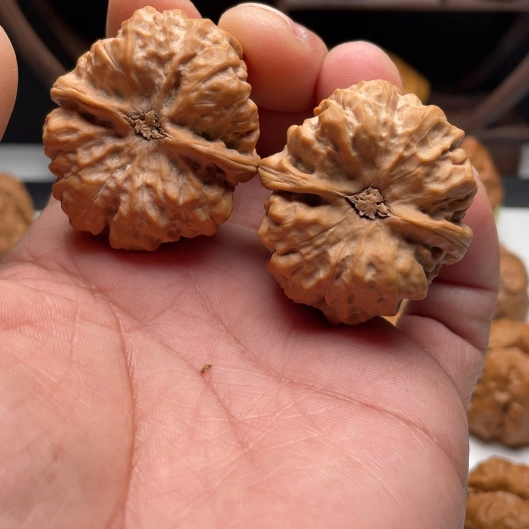 李***白吊坠文玩核桃蛤蟆头核桃 38