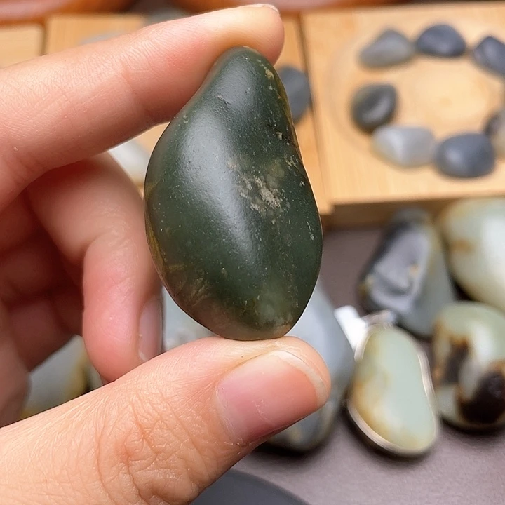 颈饰未镶嵌和田玉3