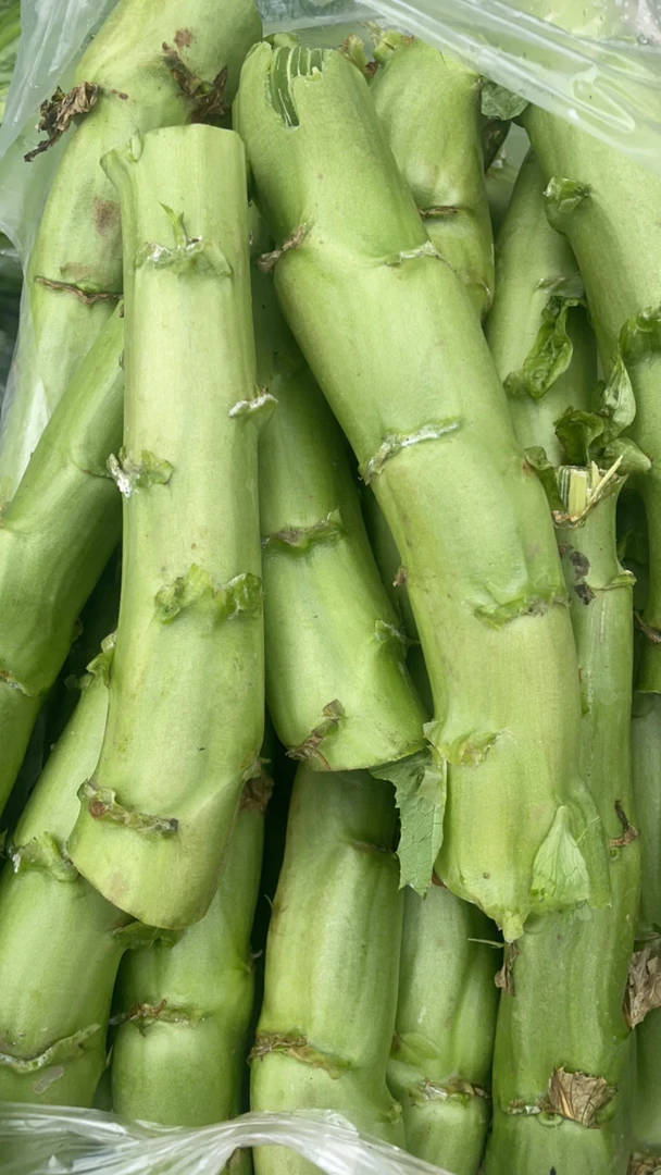 乡村赶集 鲜摘 莴笋 青笋