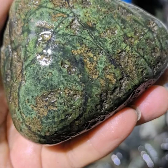 闫***礼有机玻璃藏玉药王石原石