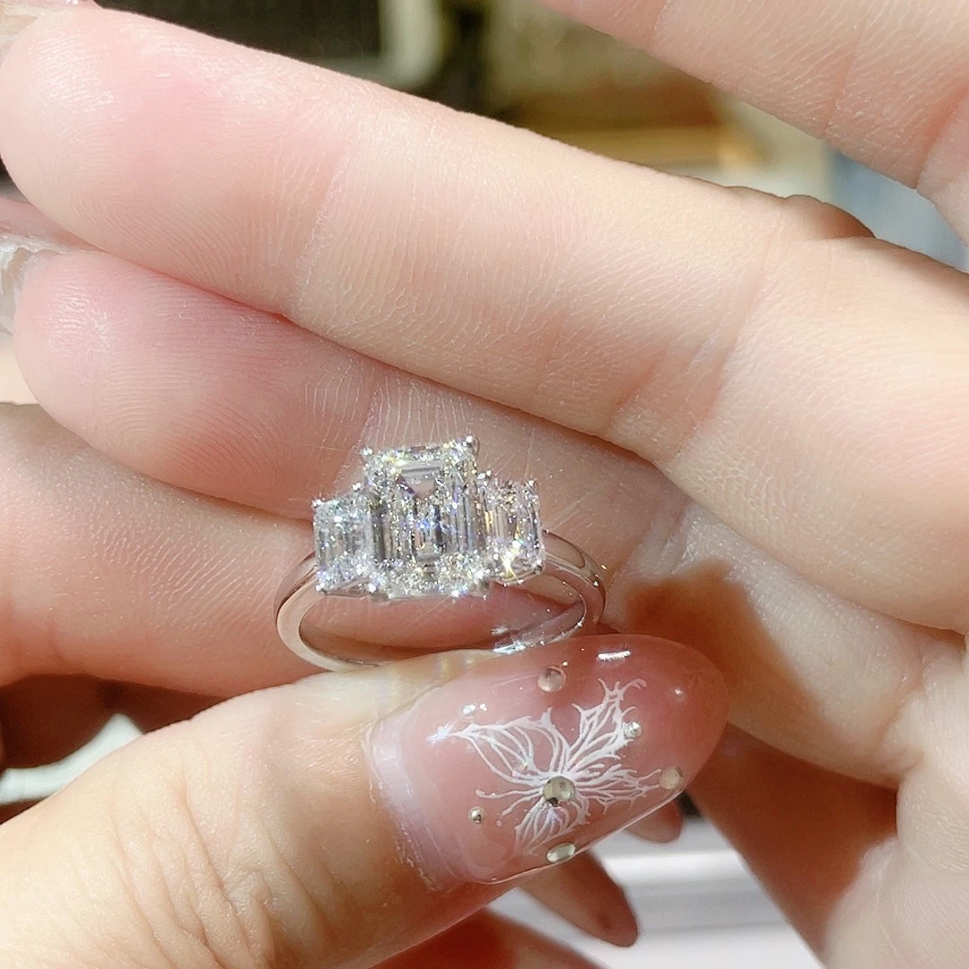 18K金镶嵌实验室培育钻石2.09克拉E/VS，13