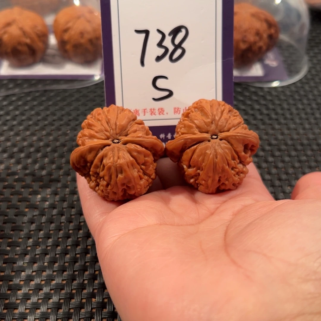 文玩核桃把件738号莲花尺寸37全品